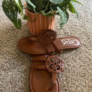Women's Canyon Medallion Flat Sandals